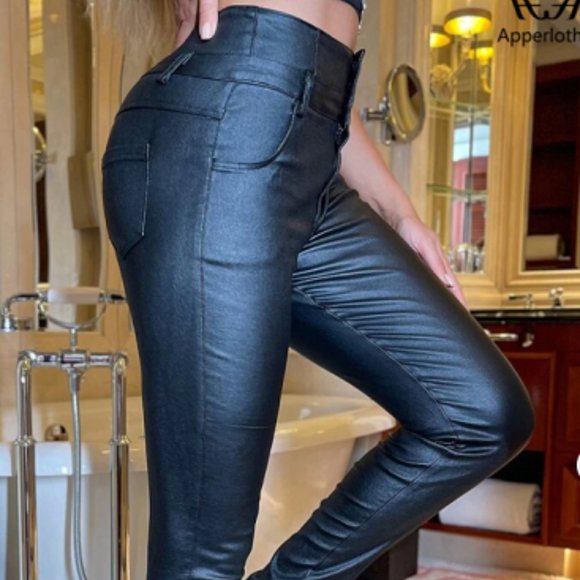 SOLD - Black faux Leather Pants Size 4/S  - New - Picture 3 of 5